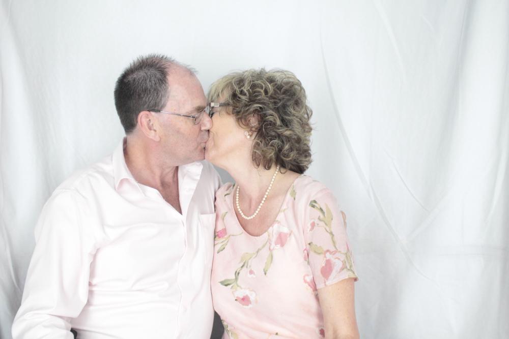 Mr & Mrs Guillen | View more photos from the event at gallery.myphotoboothexperience.co.uk/u/MyPhotoBoothExperienceLtd/Mr-Mrs-Guillen